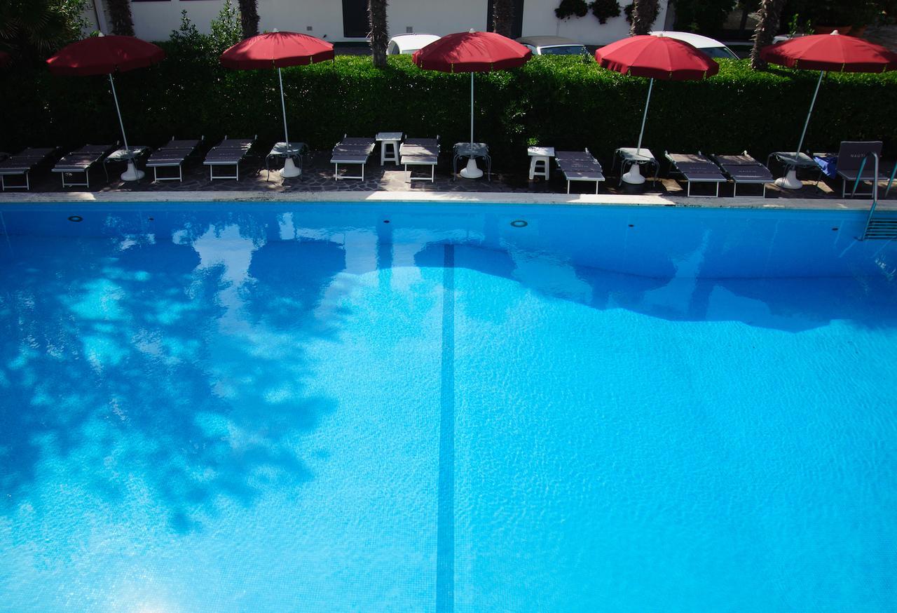 Hotel Nautic B&B Bellaria-Igea Marina Bagian luar foto