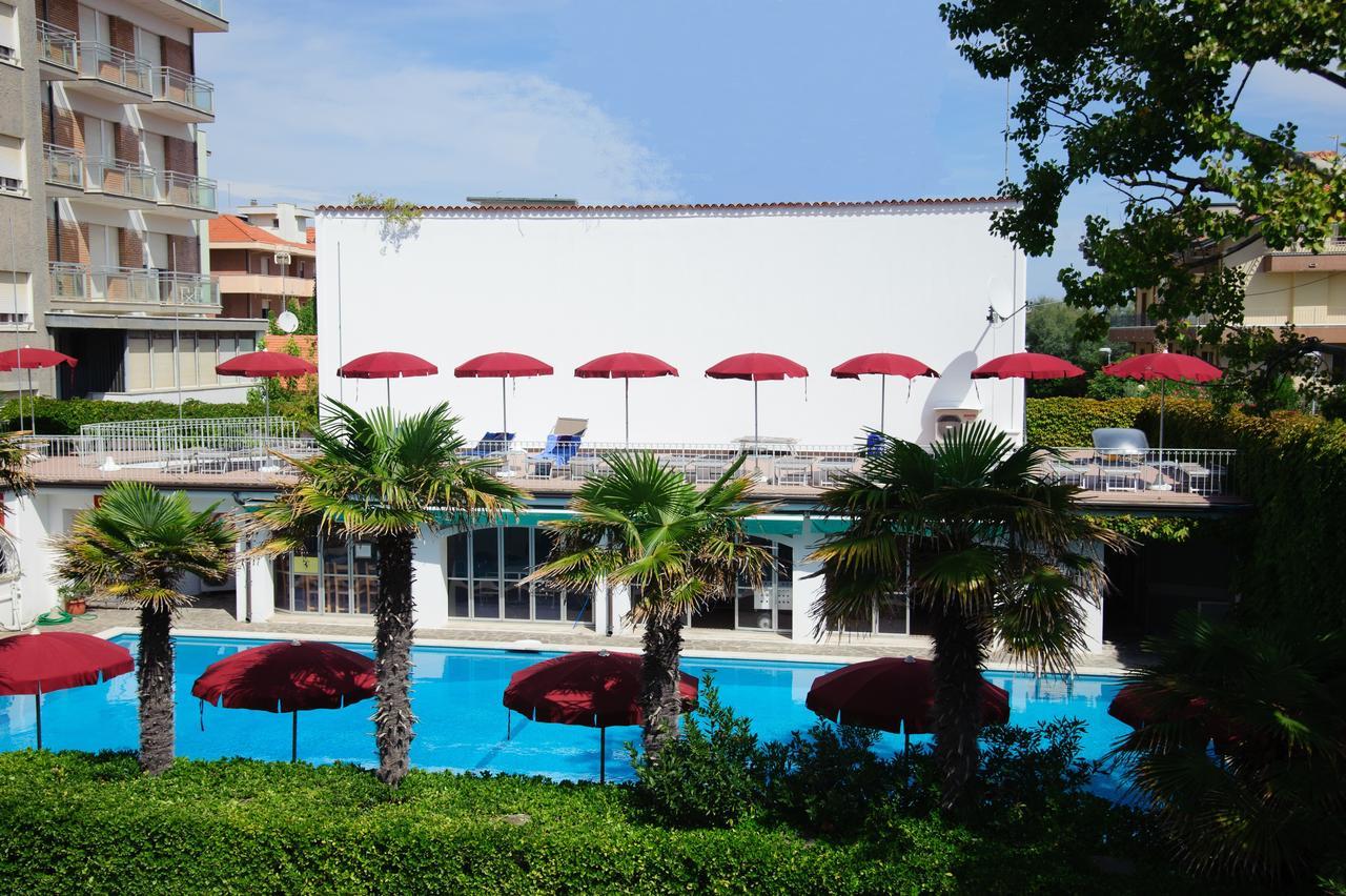 Hotel Nautic B&B Bellaria-Igea Marina Bagian luar foto