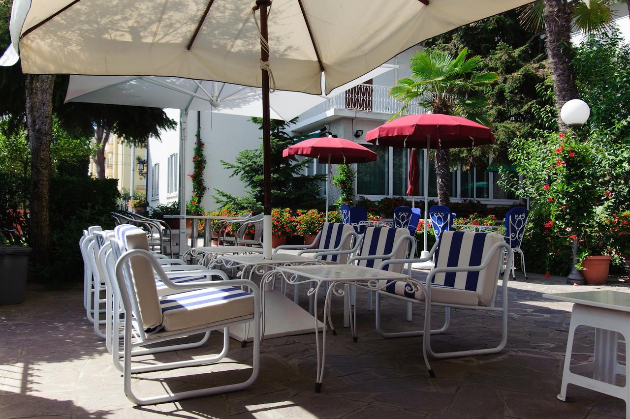 Hotel Nautic B&B Bellaria-Igea Marina Bagian luar foto